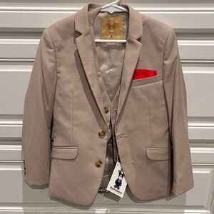 Boys 3 piece suit Beige size 7